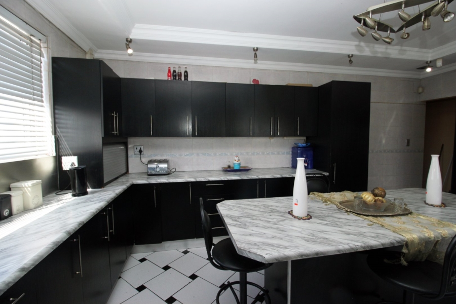 Commercial Property for Sale in Tuscany Glen Western Cape